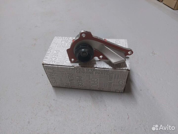 Помпа Renault/Mercedes новая оригинал