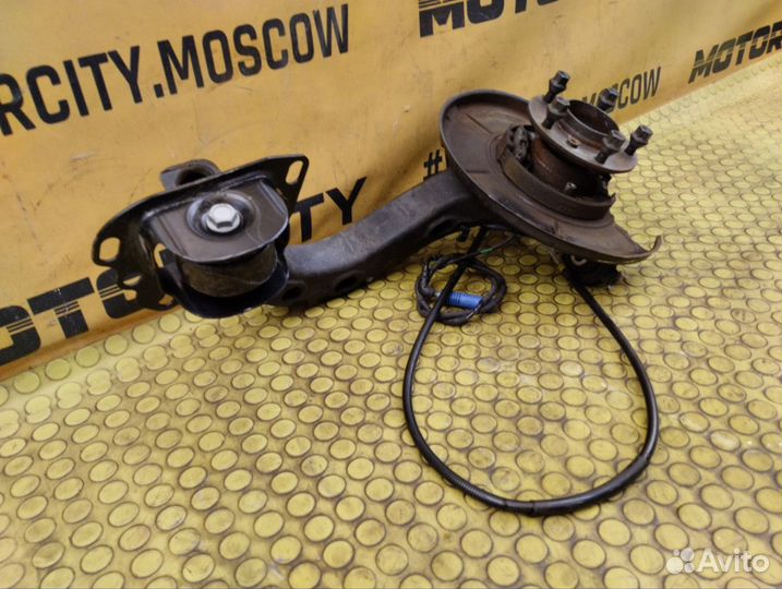 Кулак задний правый Bmw Z4 E85 M54B25 2.5 256S5