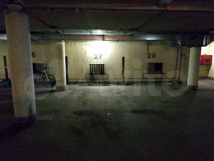 Машиноместо, 28 м²