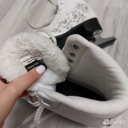 Коньки фигурные MIA