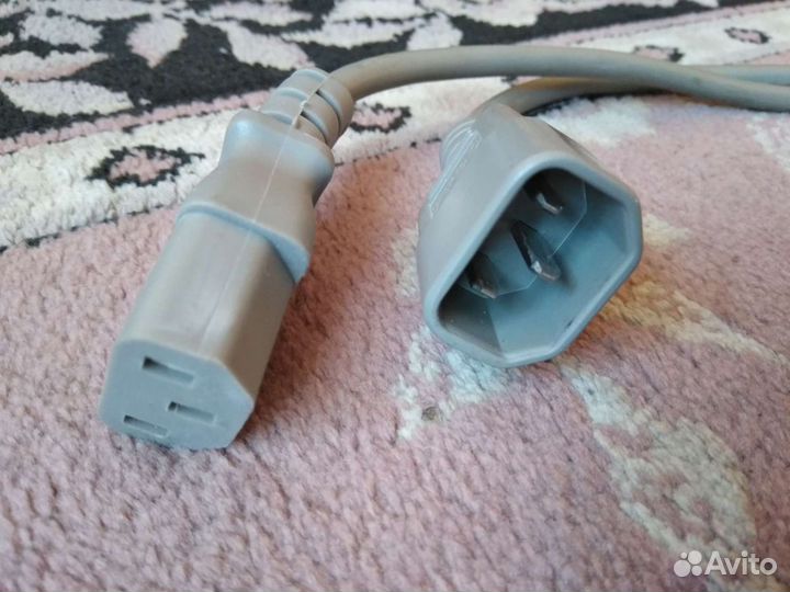 Кабель для компьютера