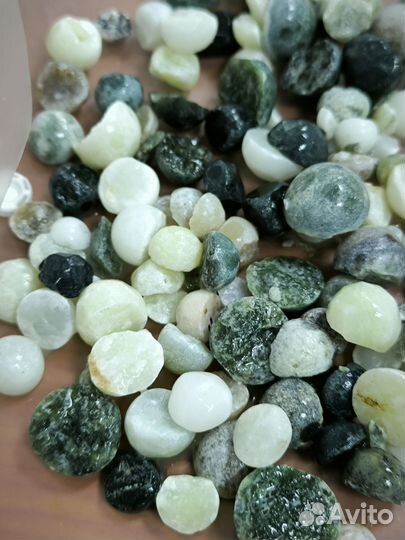 Нефрит 325 гр