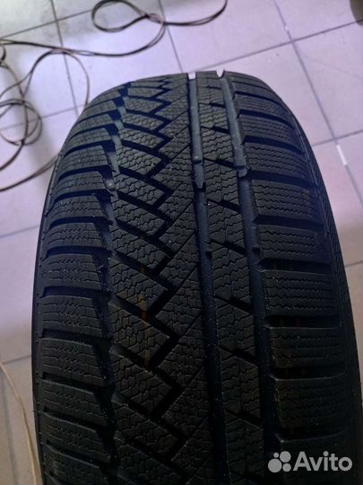 Continental ExtremeWinterContact 215/50 R17