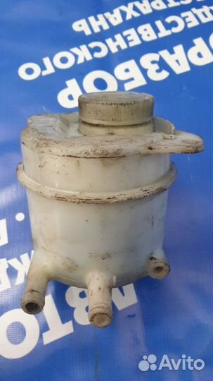 Бачок главного цилиндра сцепления. Higer 6129