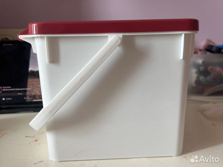 Контейнер для сухого корма