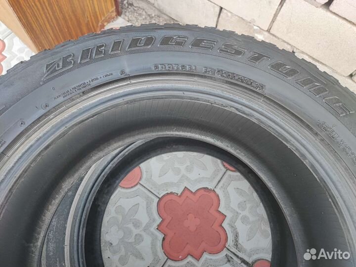 Bridgestone Blizzak DM-V1 225/65 R17 102R