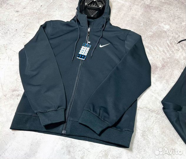 Спортивные костюмы Nike