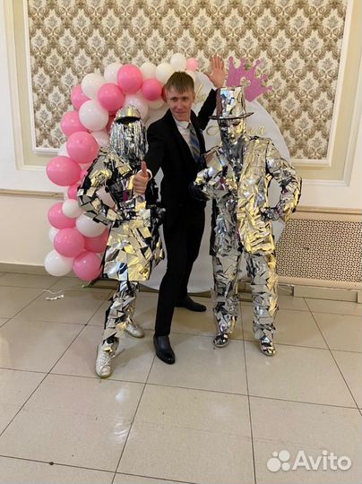 Костюмы зеркальных людей