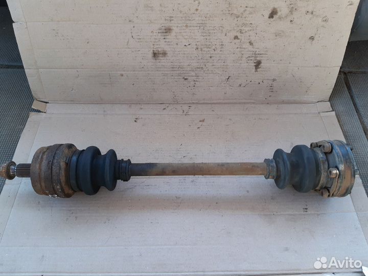 Полуось задняя Мерседес W 124