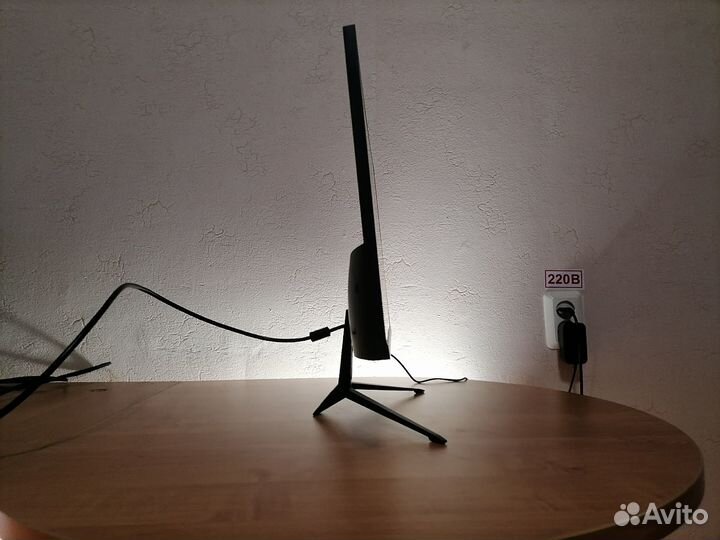 Монитор FullHD