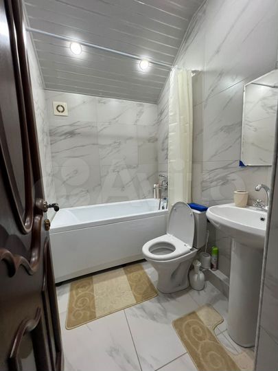 2-к. квартира, 60 м², 3/3 эт.