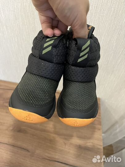 Зимние ботинки adidas 22