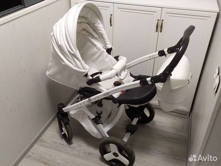 Коляска 3 в 1 стульчик для кормления