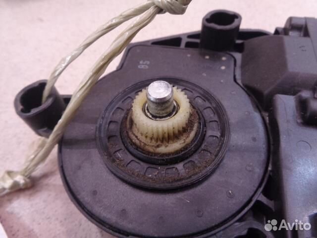 Моторчик стеклоподъемника передний правый Audi A8