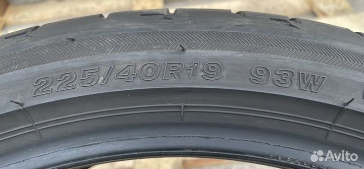 Bridgestone Potenza S001 225/40 R19
