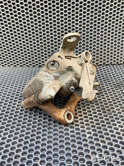 Суппорт задний левый Volkswagen Golf MK 6 1.6 BSE