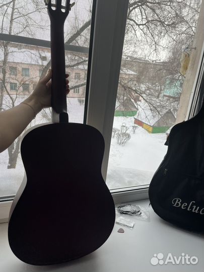 Акустическая гитара