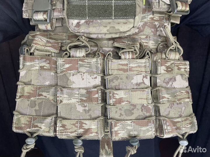 Бронежилет с подсумками