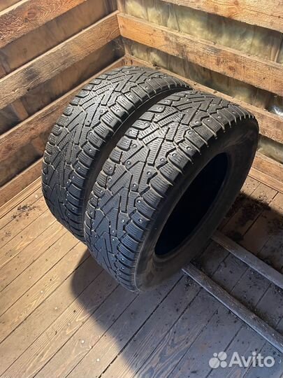 Pirelli Ice Zero 215/65 R16