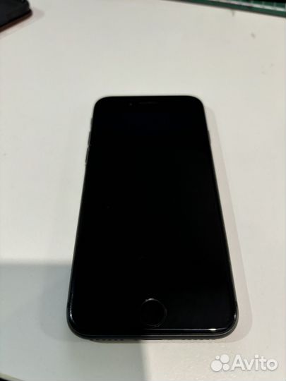 iPhone 8, 64 ГБ