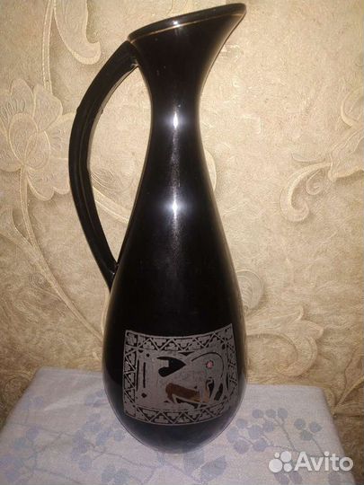 Антикварный кувшин