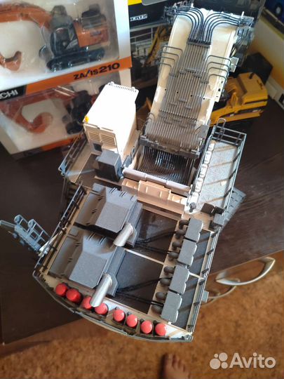 Модель экскаватора liebherr9800