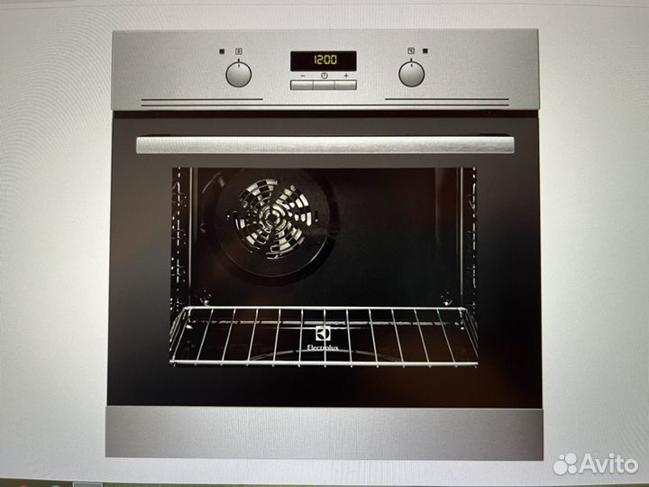 Духовой шкаф Electrolux электрический