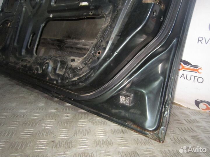 Дверь передняя правая Nissan Laurel C35 1997-2002