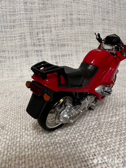 Коллекционная модель bmw r1100rs 1/12