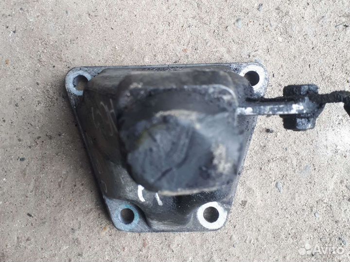 Правый кронштейн двигателя ауди а6с5 audi a6c5