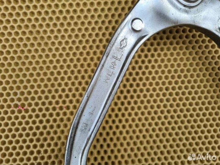 Рычаг передний левый Infiniti M25 M37 Q70 Y51