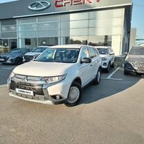 Mitsubishi Outlander 2.0 CVT, 2016, 128 368 км, с пробегом, цена 1 617 000 руб.