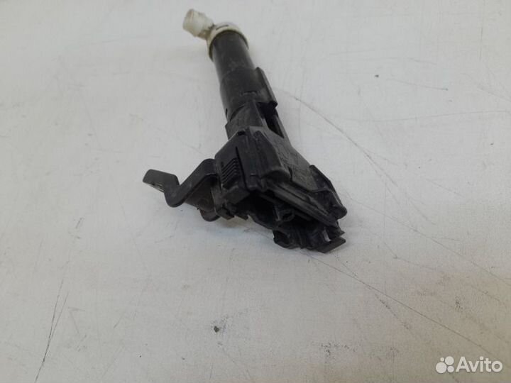 Форсунка омывателя передняя правая Toyota Land