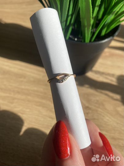 Кольцо золотое женское
