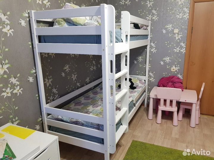 Детская кровать с лестницей