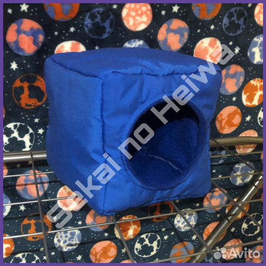 Гамаки, домики, выгульные коврики для животных