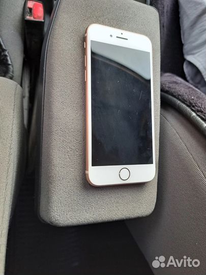 Телефон iPhone 8 64 gb