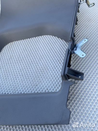 Обшивка багажника правая mitsubishi space star