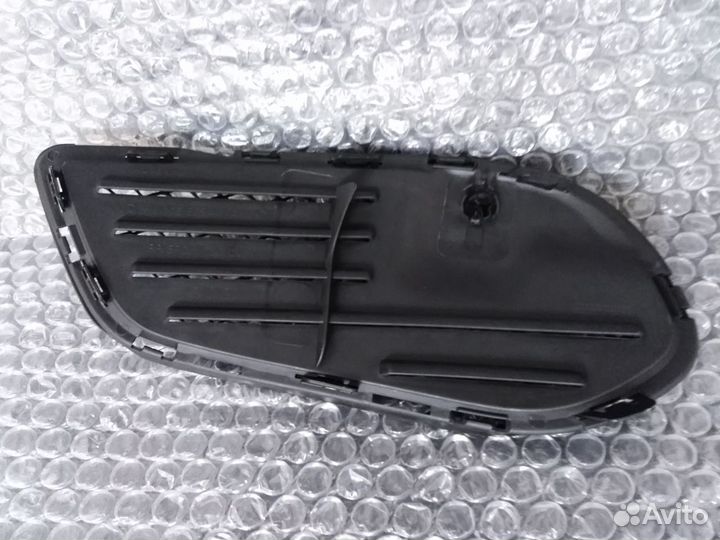 Решетка бампера правая Mercedes w205 AMG новая