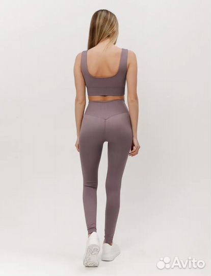 Костюм для фитнеса новый 42 44