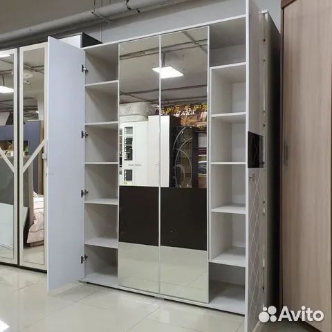 Шкаф четырехстворчатый