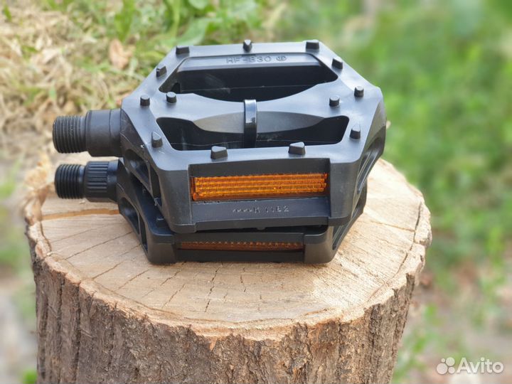 Педали для велосипеда пластиковые