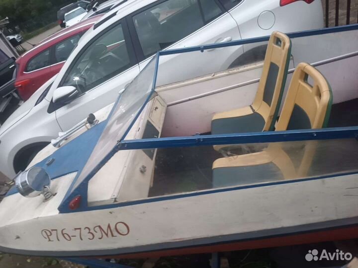 Лодка мотроная тримаран 