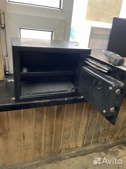 Сейф мебельный бу