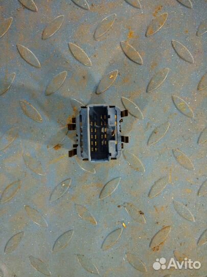 Блок управления стеклоподъемниками Nissan Terrano