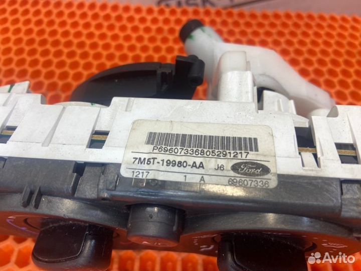 Блок управления печкой Ford Focus 2 хетчбек aoda