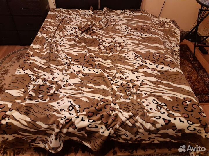 Плед-покрывало 200/220, подушки в подарок