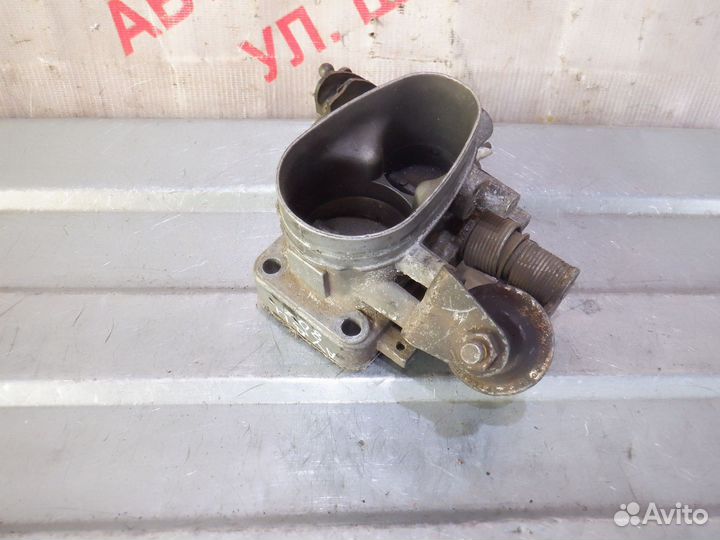 Дроссельная заслонка Audi 80 1.8л