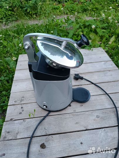 Соковыжималка Fimar для цитрусовых