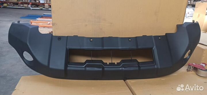 Накладка бампера Honda CR-V 71102-SWE-T10ZZ